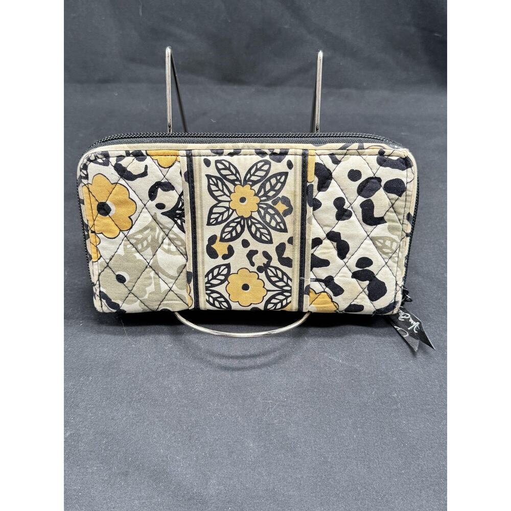 Vera Bradley Wallet Womens Multicolor Floral Quilted Cotton Zip Around Clutch - Picture 2 of 7